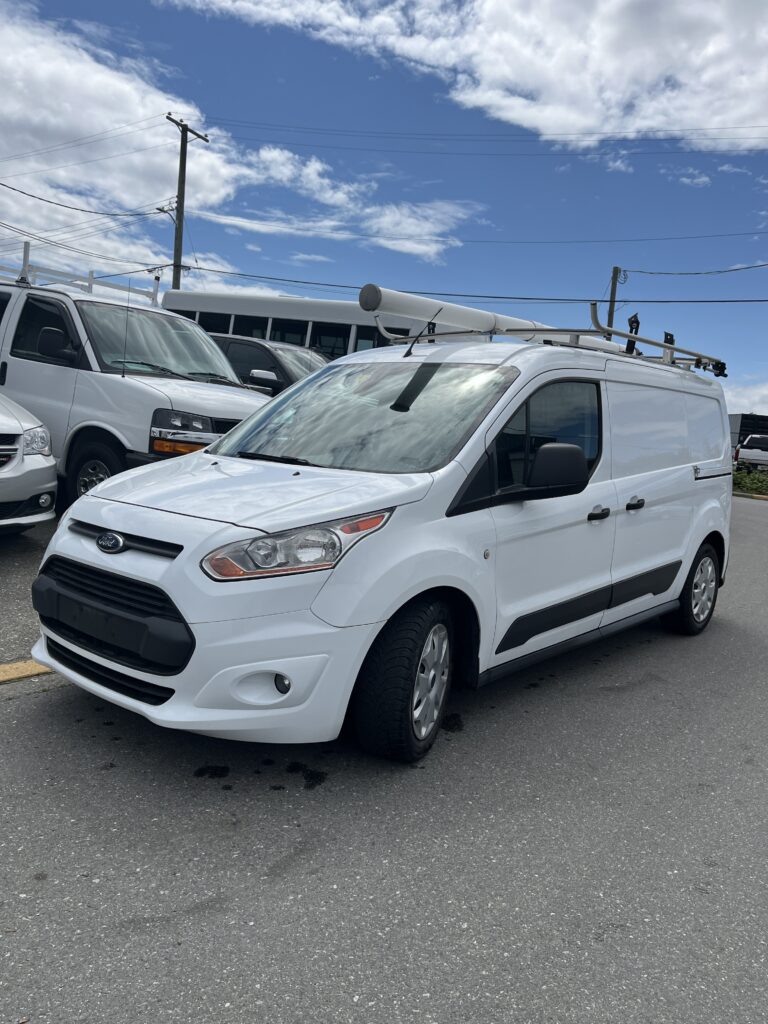 2018 Ford Transit Connect XLT   Only 33,000K